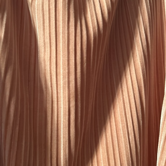 Velvet Blouse 🩷 - Picture 5 of 7